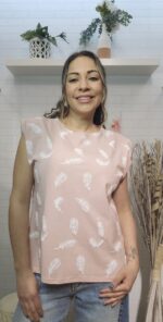 Camiseta Pluma Rosa - Imagen 2